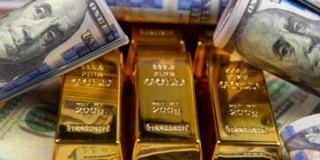 ادامه واکنش مثبت بازار ارز و طلا به کاهش قیمت‌ها