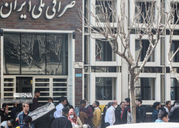 افزایش قیمت ارز جنبه روانی دارد/ لزوم برخورد جدی با اخلالگران