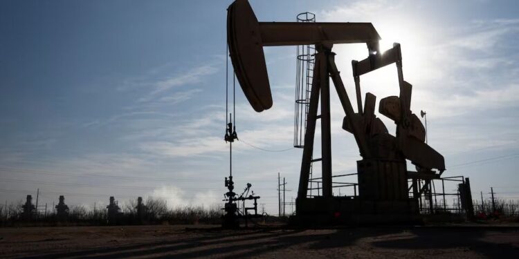 عقب‌نشینی محدود قیمت نفت با تداوم تنش‌های ژئوپلیتیکی