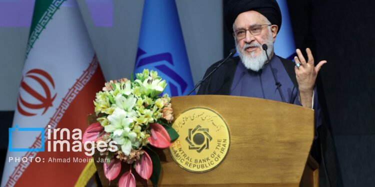 محقق داماد: شعار آوردن نفت سر سفره مردم، اشتباه بود