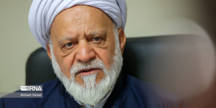 پیمان سپاری ارزی باید از ۶۰ به ۱۰۰ درصد ارز صادرکنندگان تغییر کند