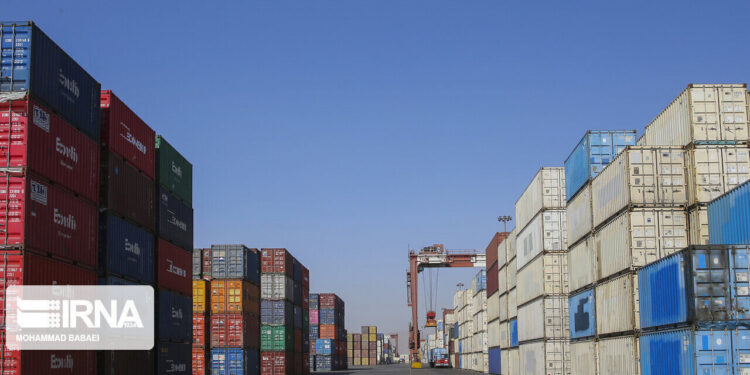 کارنامه تجارت خارجی ۶ ماهه امسال/ واردات ۱۵ درصد کاهش یافت