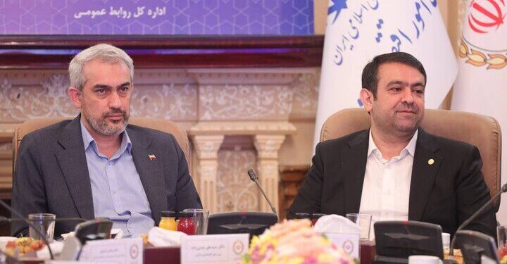 بانک‌ها یک بار برای همیشه مشکل کفایت سرمایه را حل کنند/ وام‌های خرد، کارت اعتباری شوند