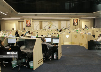 بورس جان گرفت؛ از نقش تالار دوم ارز تا گزارش‌ عملکرد شرکت‌ها