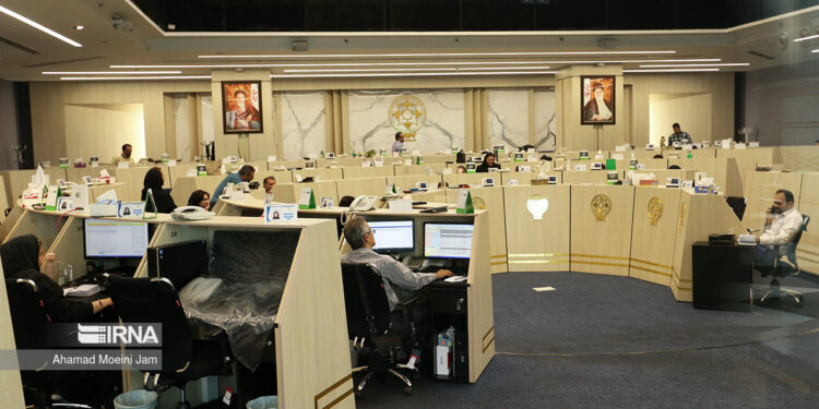 بورس جان گرفت؛ از نقش تالار دوم ارز تا گزارش‌ عملکرد شرکت‌ها