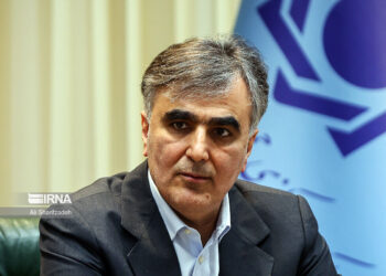 عرضه ارز با نرخ توافقی در بازار دوم مرکز مبادله افزایش می یابد