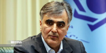 عرضه ارز با نرخ توافقی در بازار دوم مرکز مبادله افزایش می یابد