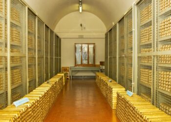 لجبازی ایتالیا بر سر فروش ذخایر طلا؛ رُم «جفت‌شش» آورد